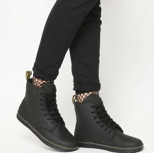 Dr. Martens Shoreditch Greasy Boot